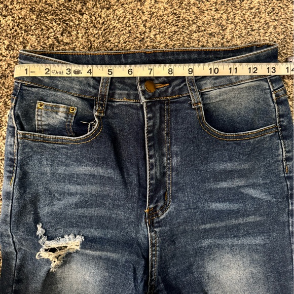 SHEIN size 4P slim distressed blue jeans - Picture 3 of 4